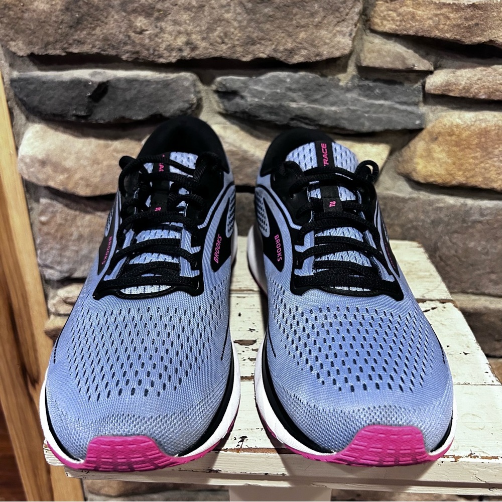 Brooks Women's trace 2 Running Shoes - Black‎ and Pink women’s size 12 - Picture 2 of 6